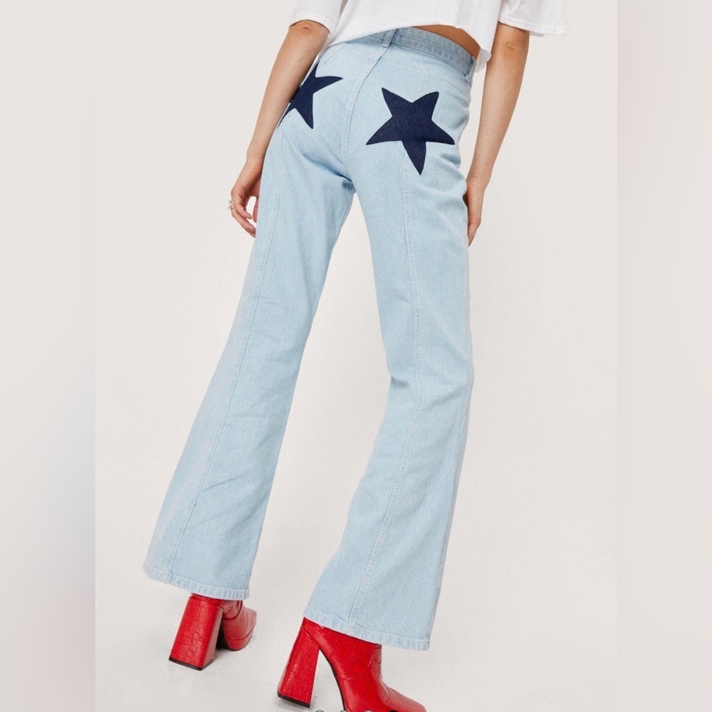 NASTY GAL High Waisted Flare Leg Star Patch Back Denim Jeans Light Wash Size 6